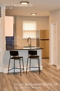 1914 S Norwood St