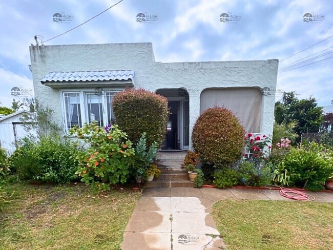 304 N Rios Ave