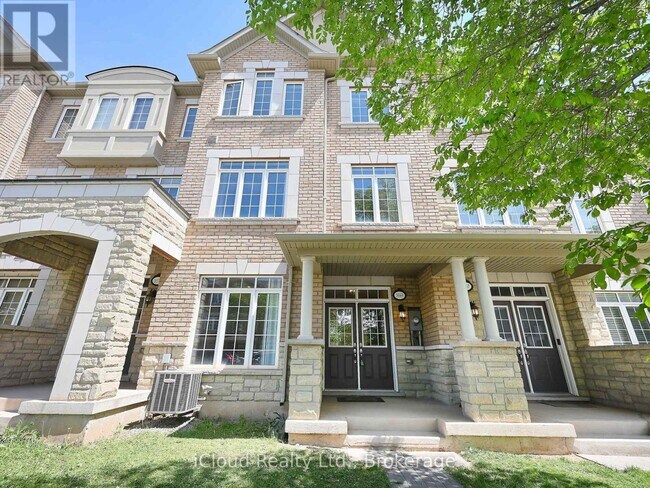 3069 Preserve Dr in Oakville, ON - Building Photo - Building Photo