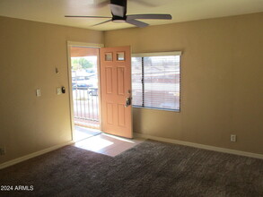 330 S Beck Ave in Tempe, AZ - Building Photo - Building Photo