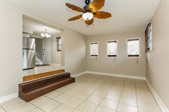 1458 W 19th St in Jacksonville, FL - Foto de edificio - Building Photo