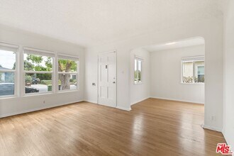 7869 Croydon Ave in Los Angeles, CA - Building Photo - Building Photo