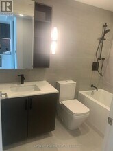 689 The Queensway in Toronto, ON - Building Photo - Building Photo