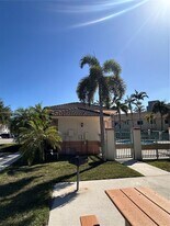2200 NW 78th Ave in Pembroke Pines, FL - Building Photo