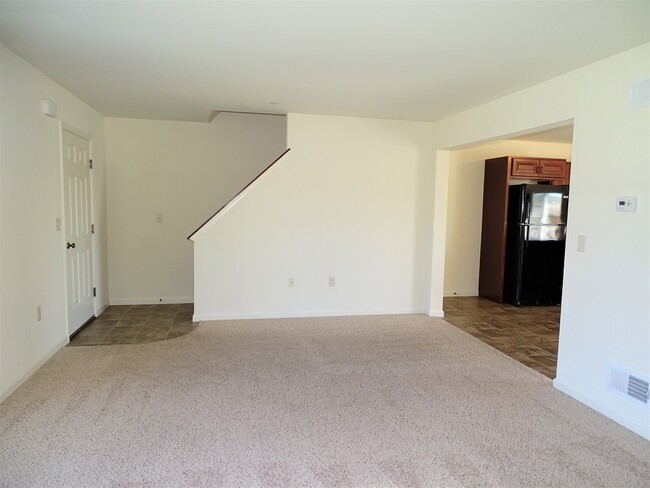 312 Meadow View Dr in Myerstown, PA - Building Photo - Building Photo