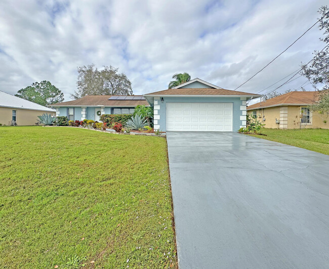 3528 SW Zullo St in Port St. Lucie, FL - Building Photo - Building Photo