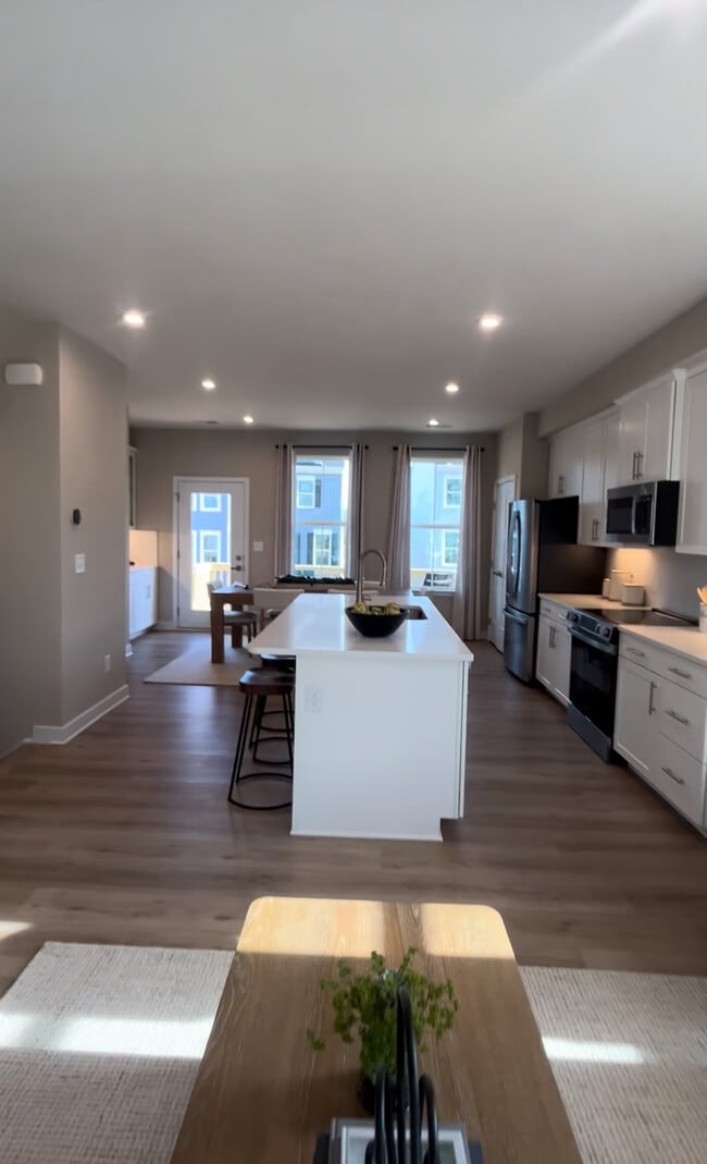 property at 2513 Ellen Ave