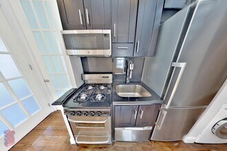 314 E 106th St in New York, NY - Foto de edificio - Building Photo