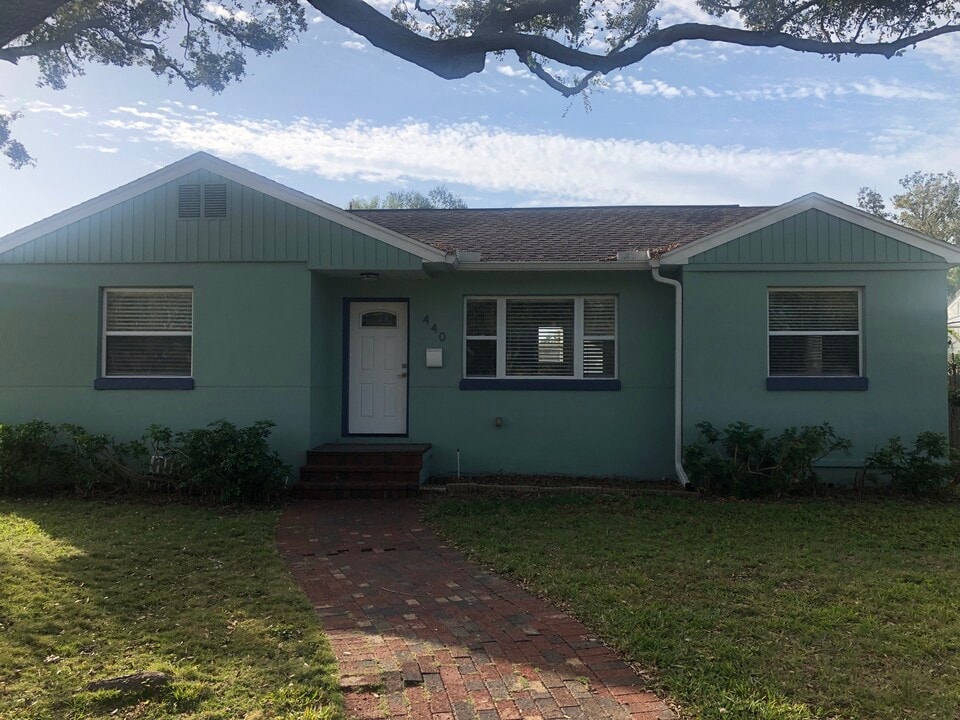 440 38th Ave NE in St. Petersburg, FL - Foto de edificio