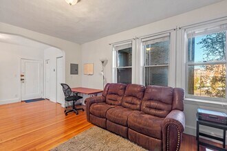 1666 Commonwealth Ave in Boston, MA - Building Photo - Building Photo