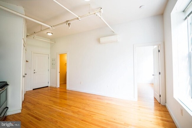 4 Leverington Ave in Philadelphia, PA - Building Photo - Building Photo