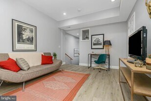1709 Bank St in Baltimore, MD - Building Photo