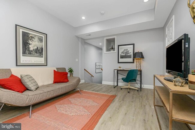 property at 1709 Bank St