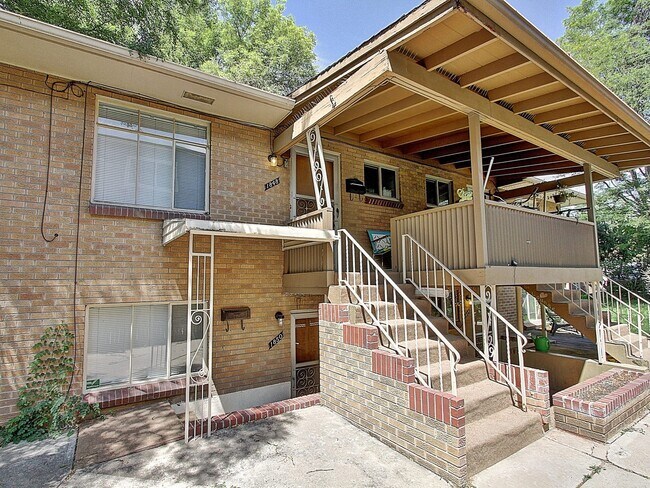 Apartments on Pearl in Denver, CO - Building Photo - Building Photo