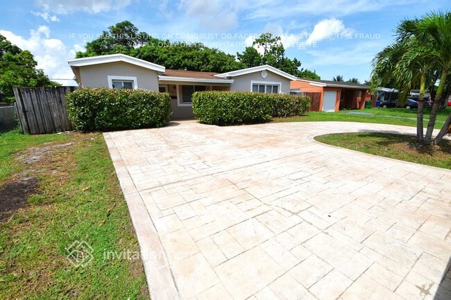 7421 Normandy St in Miramar, FL - Building Photo - Building Photo