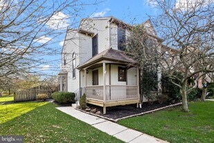 44 Burgundy Dr in Evesham, NJ - Building Photo
