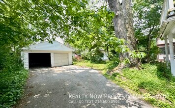 3638 Glencairn Rd in Shaker Heights, OH - Building Photo - Building Photo
