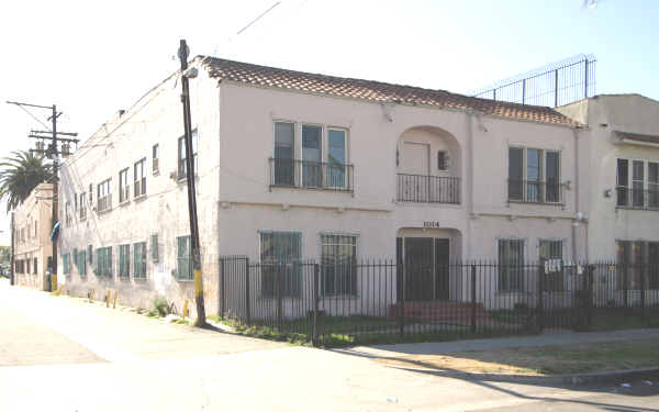 1014 W 57th St in Los Angeles, CA - Building Photo