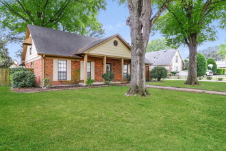 5657 Rensslaer Dr in Memphis, TN - Building Photo - Building Photo