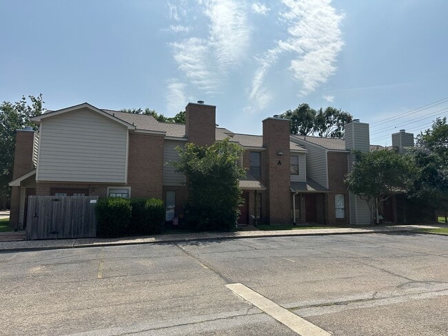 property at 1904 Dartmouth St