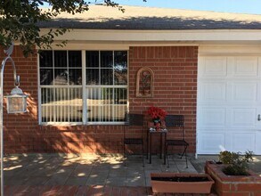 1901 Jefferson St in Mission, TX - Foto de edificio - Building Photo