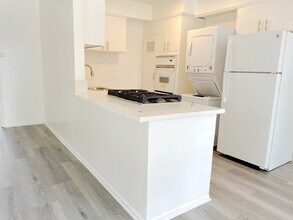 2901 Kenwood Ave, Unit 4 in Los Angeles, CA - Building Photo - Building Photo