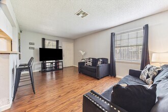 5707 Cripple Brook Ct in Houston, TX - Building Photo - Building Photo