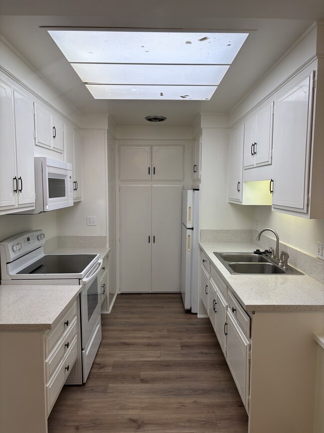 property at 2280 Via Mariposa W