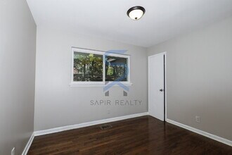 5425 Skyview Dr SW in Atlanta, GA - Building Photo - Building Photo