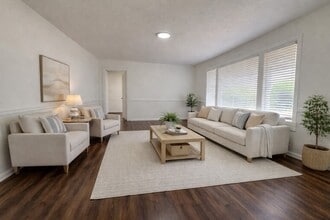 209 W Alfred St in El Campo, TX - Building Photo - Building Photo