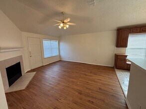 1008 Rock Springs Dr in Burleson, TX - Building Photo - Building Photo
