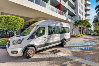2602 E Hallandale Beach Blvd in Hallandale Beach, FL - Building Photo - Building Photo