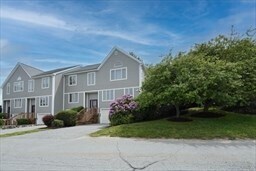 65 Bayberry Ln in Dartmouth, MA - Building Photo