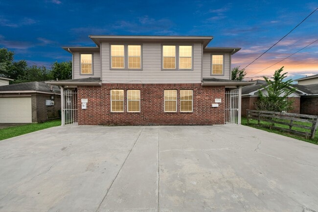 3738 Lehall St in Houston, TX - Building Photo - Building Photo