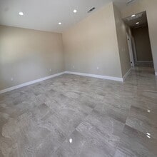 11788 Quartz Ave in Fountain Valley, CA - Building Photo - Building Photo