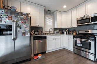 2651 W Armitage Ave, Unit 1 in Chicago, IL - Foto de edificio - Building Photo