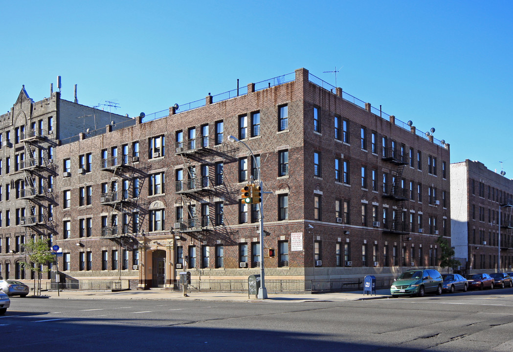 166 Rockaway Pky in Brooklyn, NY - Foto de edificio