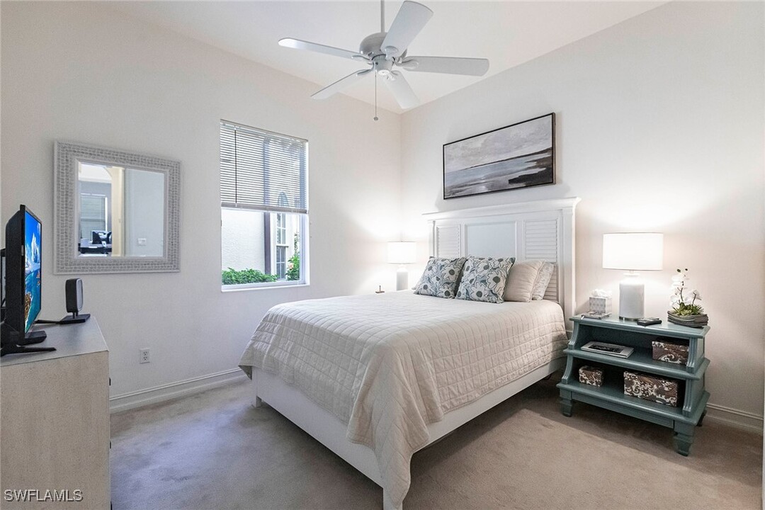 7863 Valencia Ct in Naples, FL - Building Photo