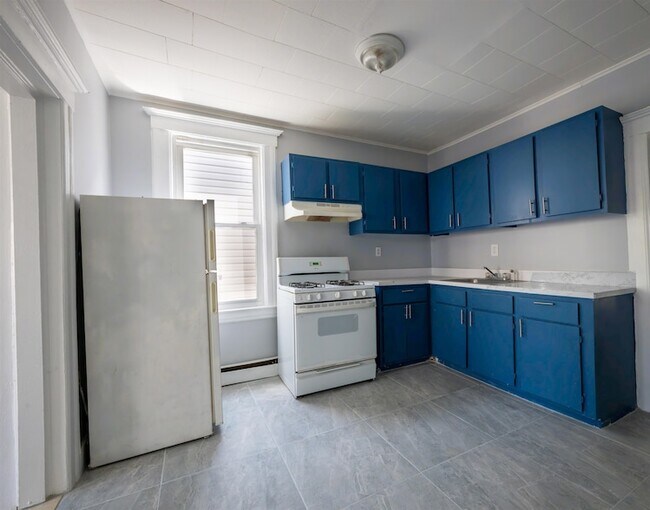229 Bidwell Ave in Jersey City, NJ - Building Photo - Building Photo