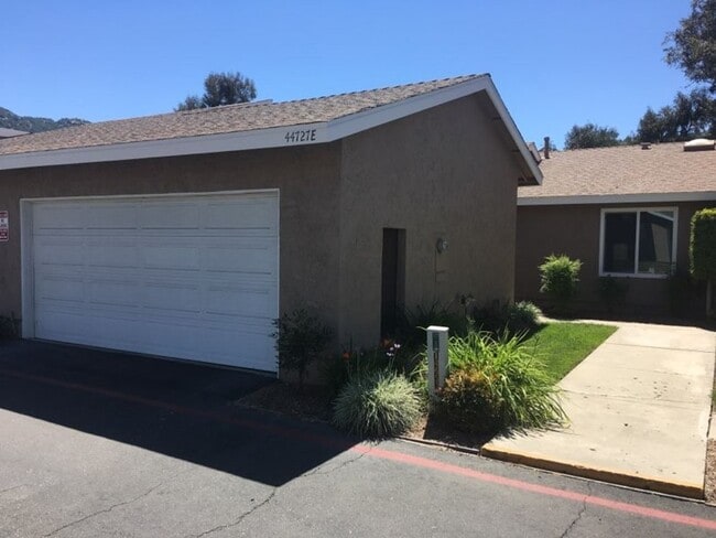 property at 44727 La Paz Rd