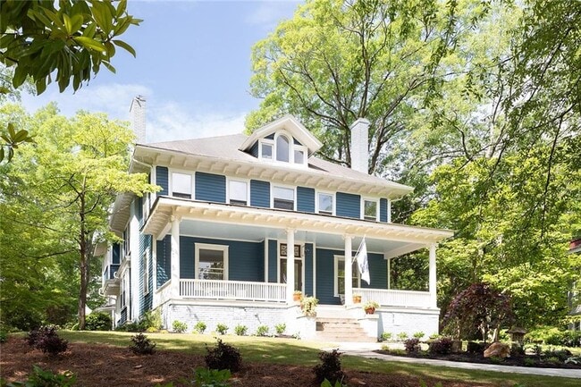 property at 118 Waverly Way NE