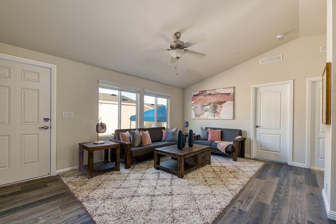 1841 C Ave in National City, CA - Building Photo