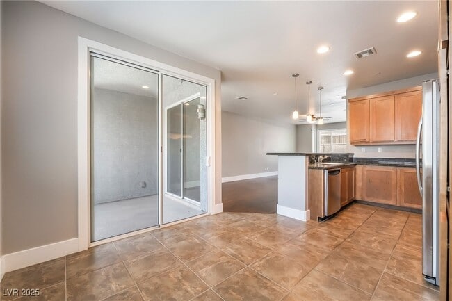 9050 W Tropicana Ave