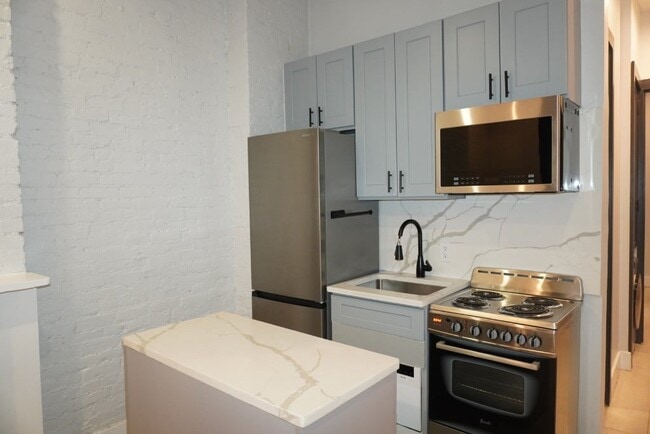51 Leroy St, Unit 1C