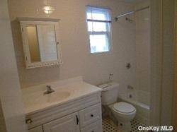 33 Pearl St in Inwood, NY - Building Photo - Building Photo