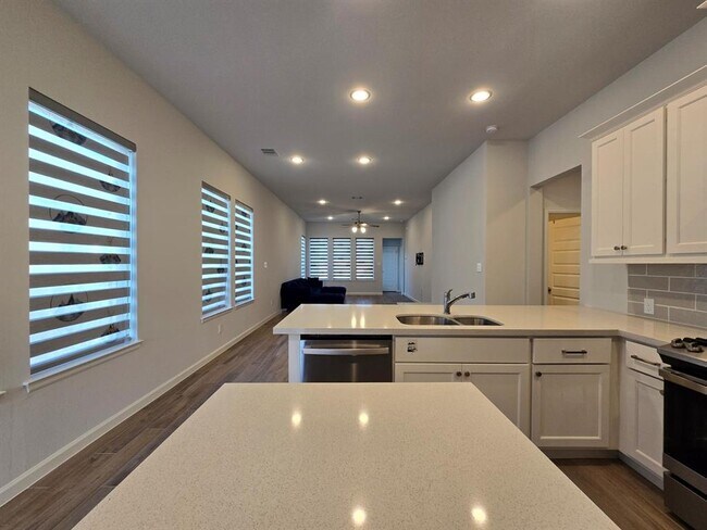 10411 Hay Mdw Dr in Arcola, TX - Building Photo - Building Photo
