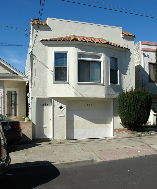 128 Santa Cruz Ave in Daly City, CA - Building Photo - Building Photo