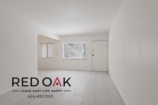 8118 Western Ave in Los Angeles, CA - Building Photo