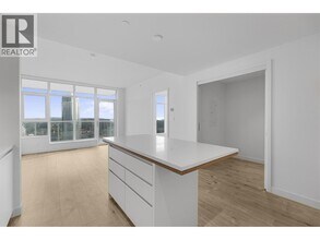 720 Farrow St in Coquitlam, BC - Building Photo - Building Photo