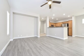 6347 Blushing Willow St in North Las Vegas, NV - Foto de edificio - Building Photo